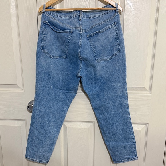 Old Navy Light Blue High-Rise Jeans - Picture 6 of 9